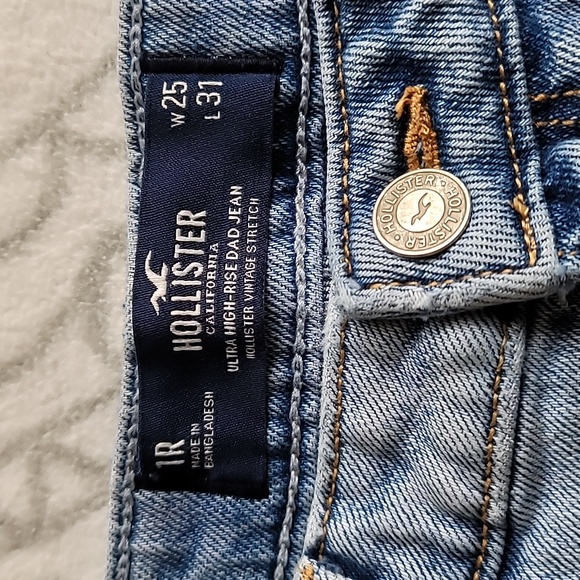 Hollister Ultra High Rise Embroidered Dad Jeans Size 1R/25 Women's Juniors - Picture 9 of 16